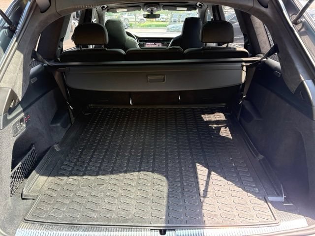 Used 2024 Audi SQ7 Prestige AWD/4WD image 7