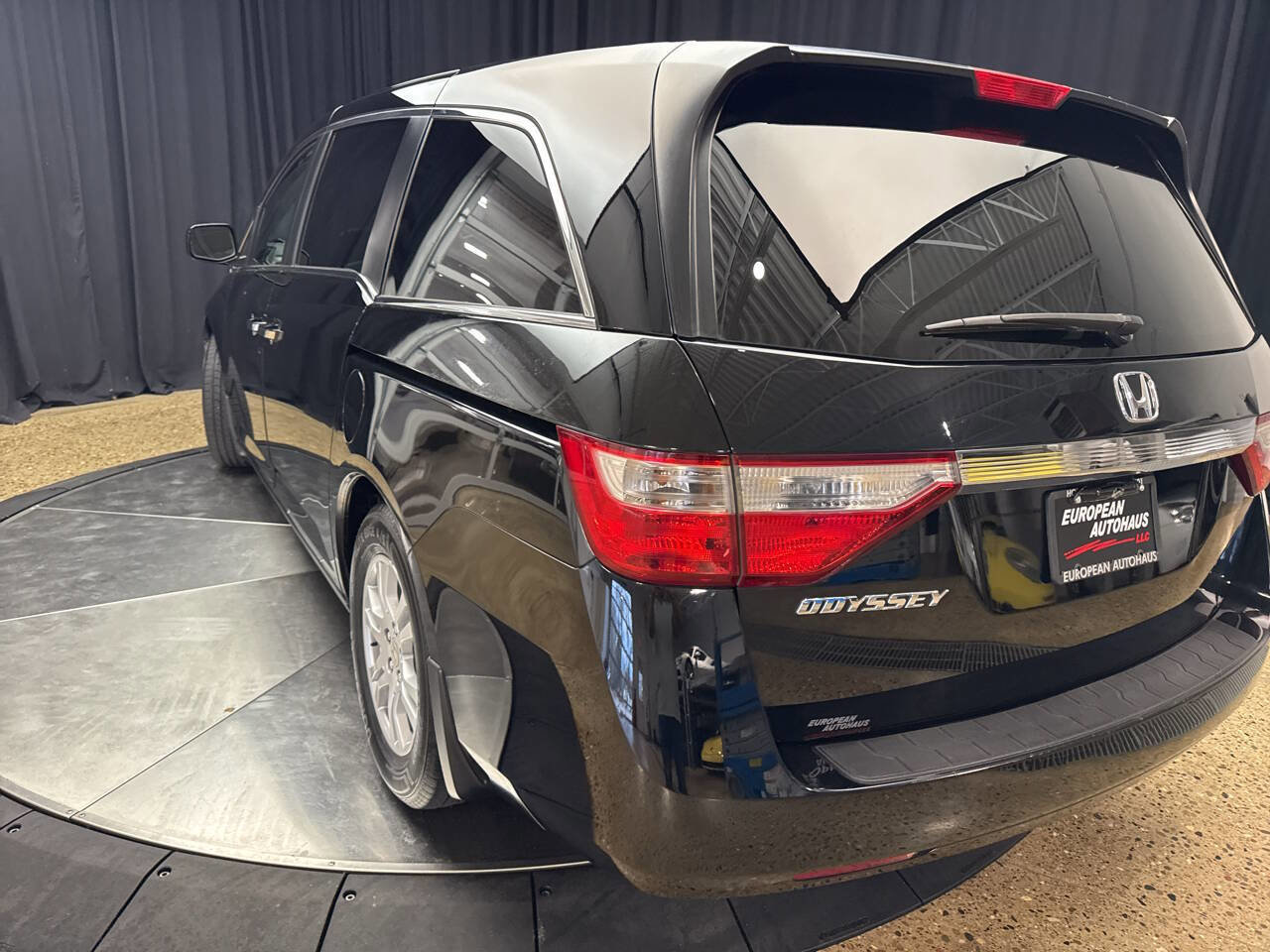 Used 2011 Honda Odyssey EX image 6