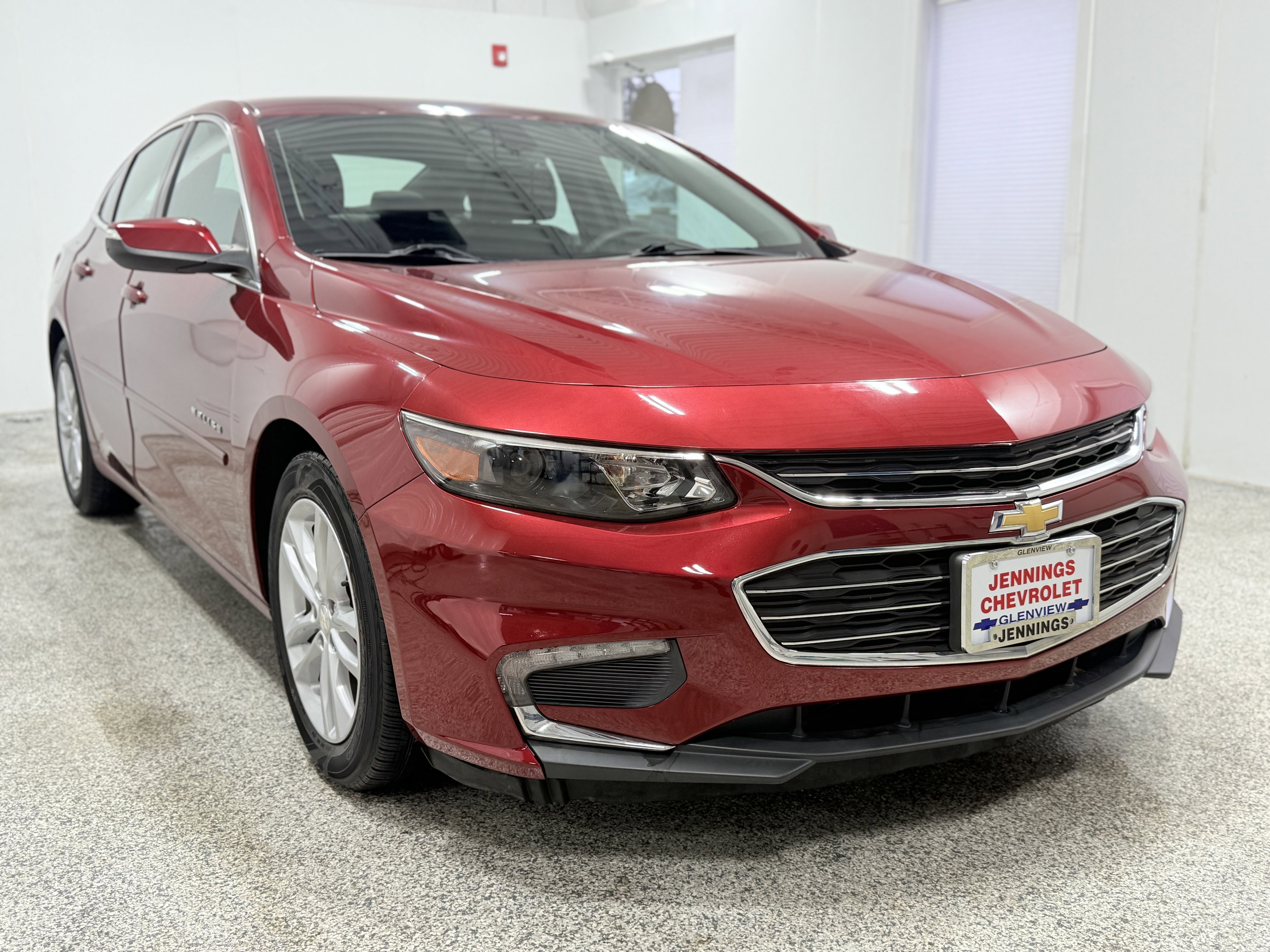 Used 2017 Chevrolet Malibu LT image 1