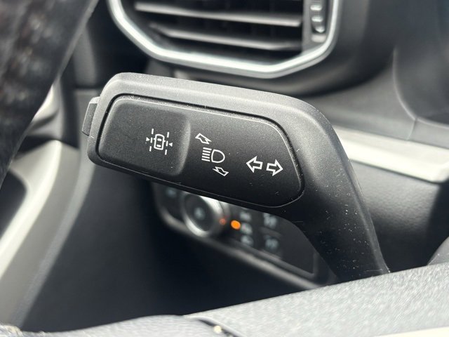 Used 2022 Ford Explorer XLT w/ Equipment Group 202A image 21