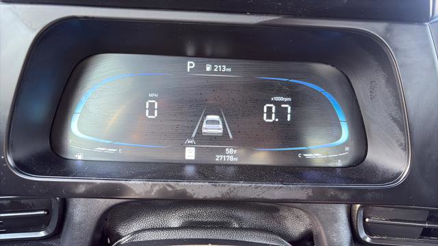Used 2025 Hyundai Elantra Sport FWD image 16