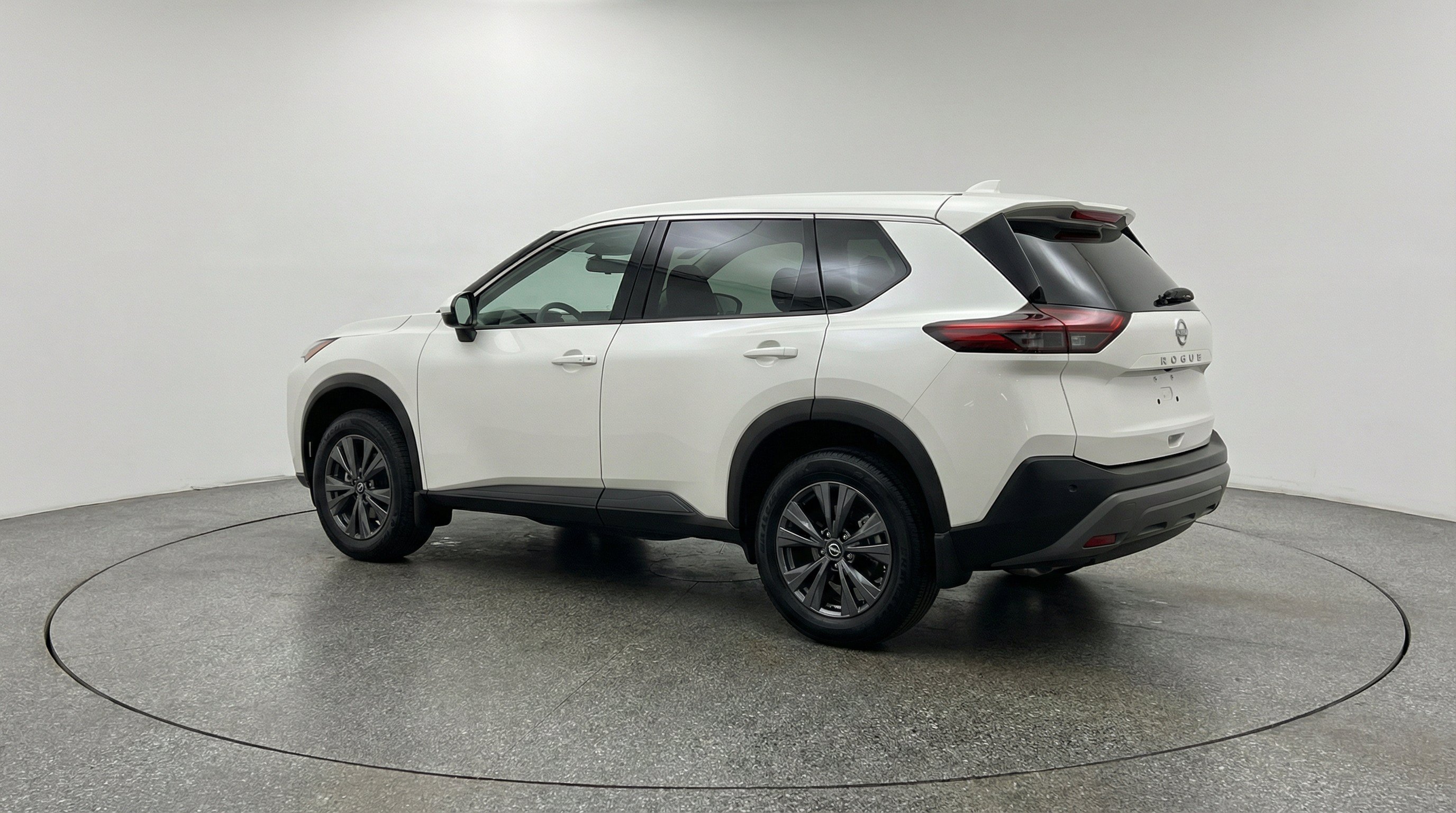 Used 2025 Nissan Rogue SV AWD/4WD image 6