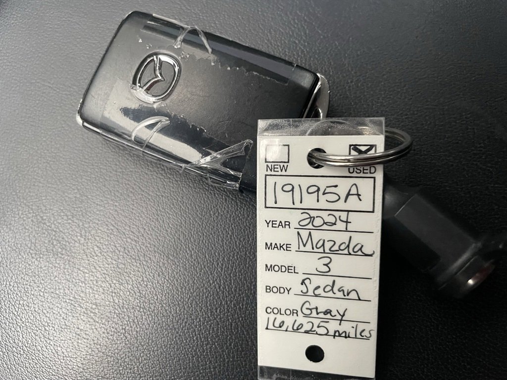 Used 2024 MAZDA MAZDA3 s image 17