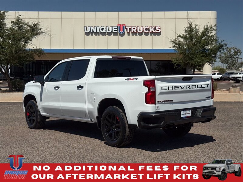 Used 2023 Chevrolet Silverado 1500 RST w/ Redline Edition AWD/4WD image 9