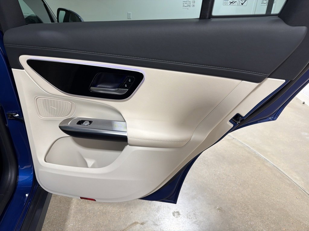 Used 2024 Mercedes-Benz GLC 300 4MATIC image 26