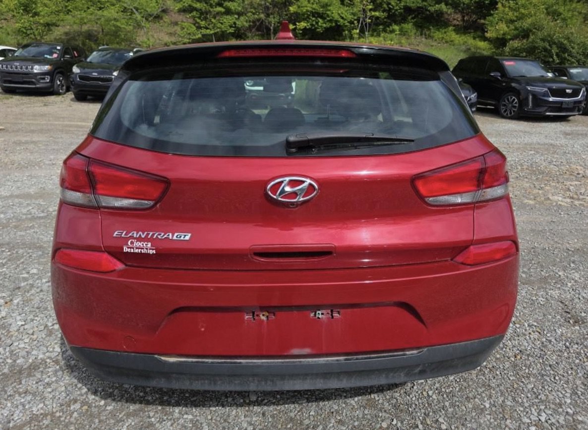 Used 2020 Hyundai Elantra GT FWD image 4