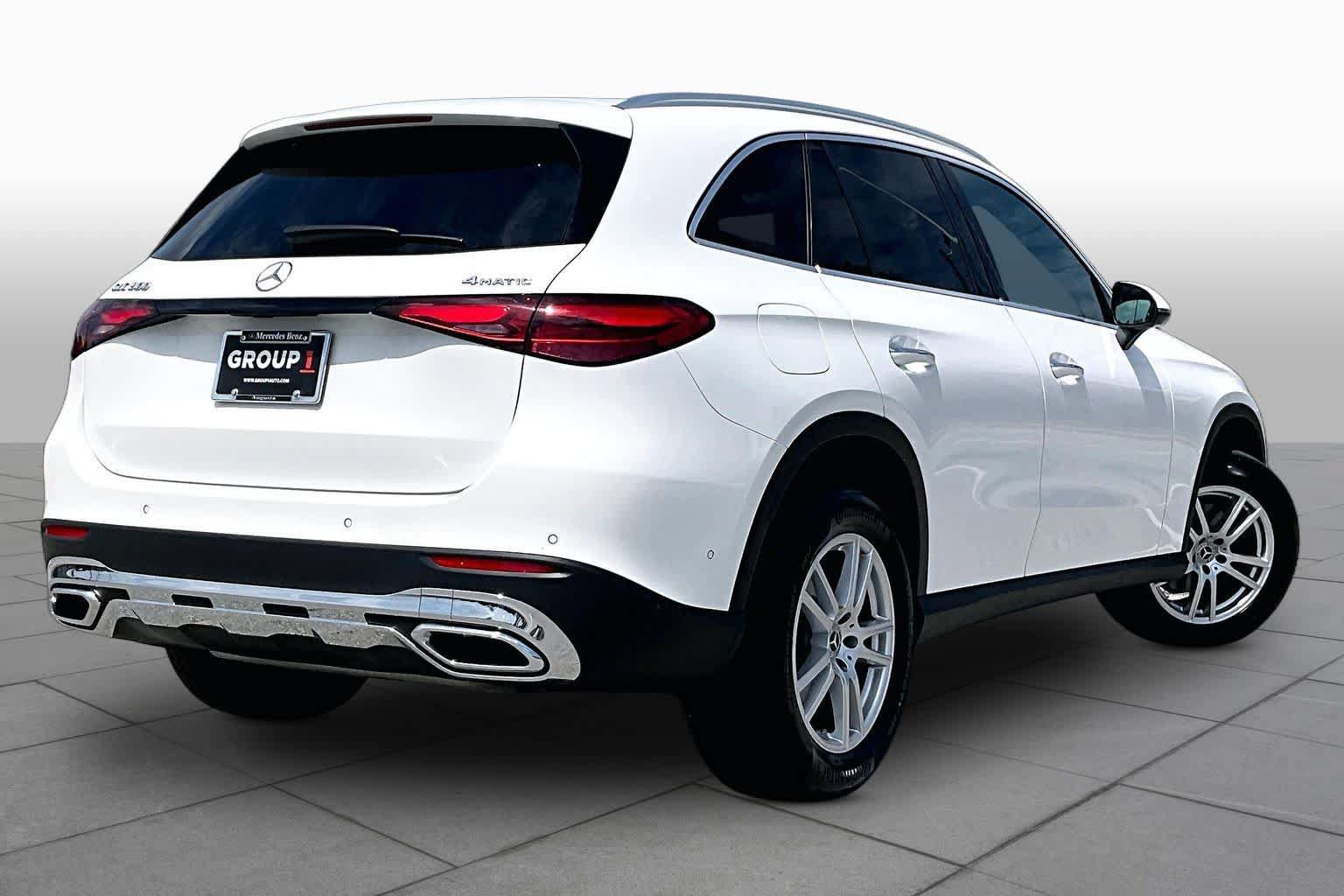 Used 2025 Mercedes-Benz GLC 300 4MATIC image 13