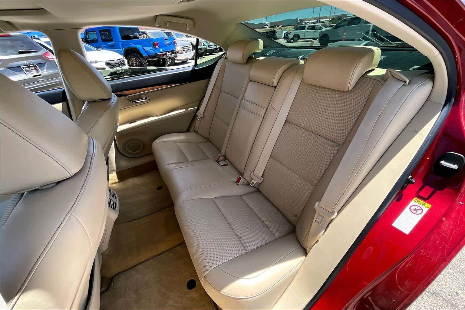 Used 2013 Lexus ES 350 w/ Luxury Pkg FWD image 19