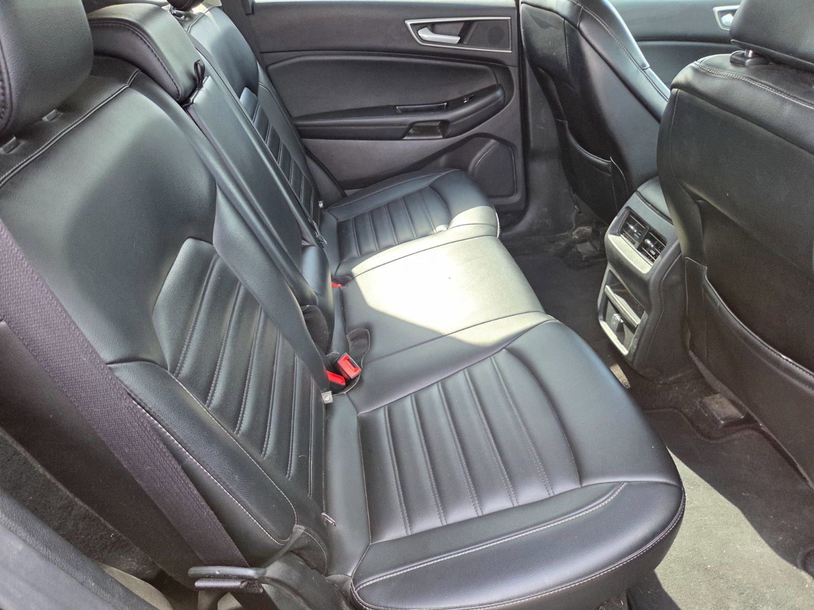 Used 2020 Ford Edge SEL AWD/4WD image 13