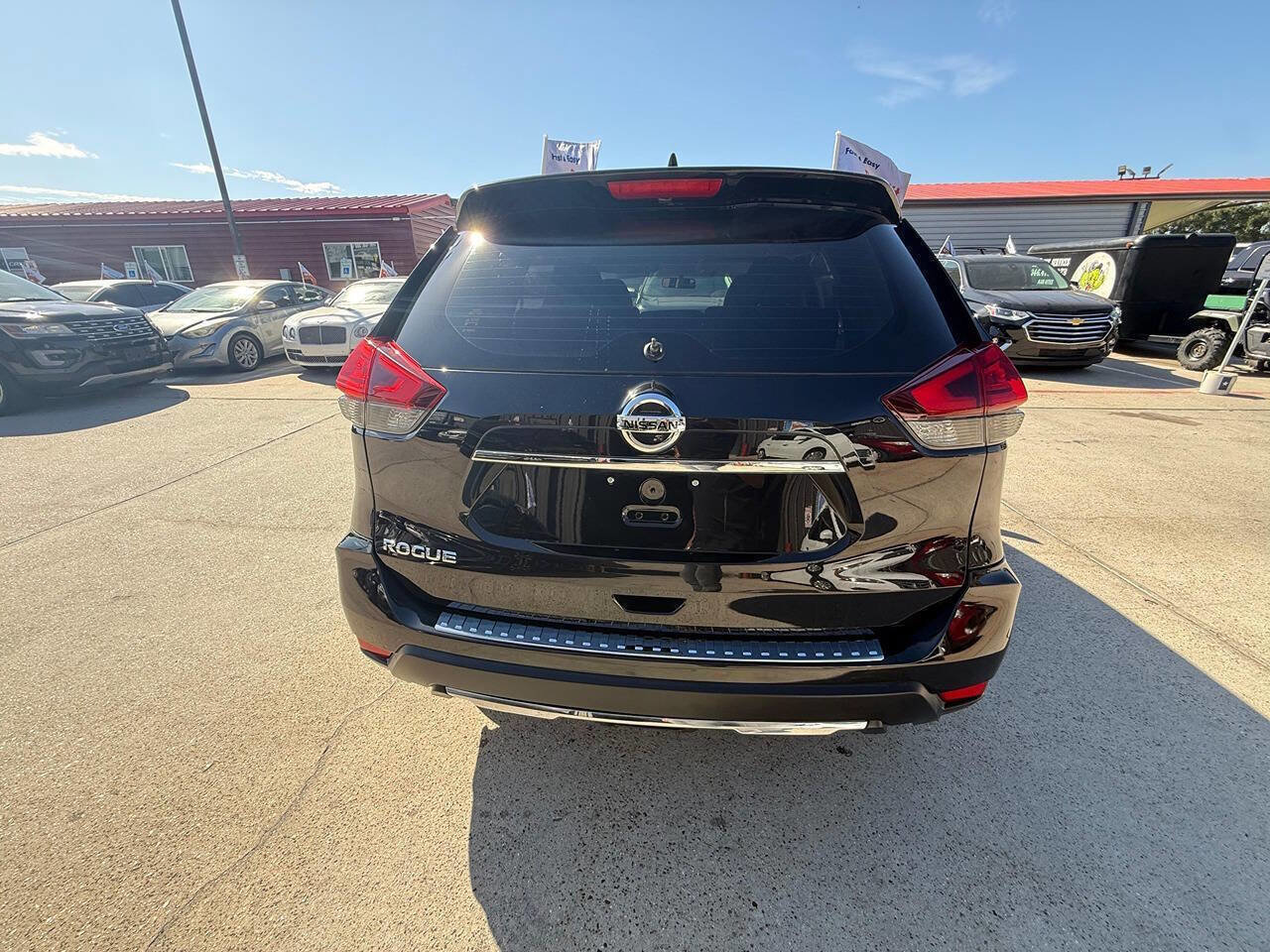 Used 2017 Nissan Rogue S image 24