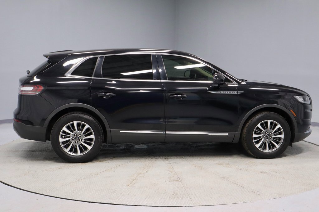 Used 2022 Lincoln Nautilus FWD w/ Premium Package image 7
