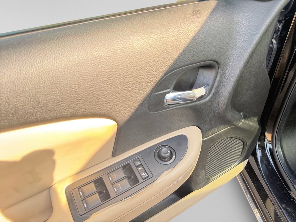 Used 2013 Chrysler 200 Limited w/ Sun/Sound Group FWD image 17