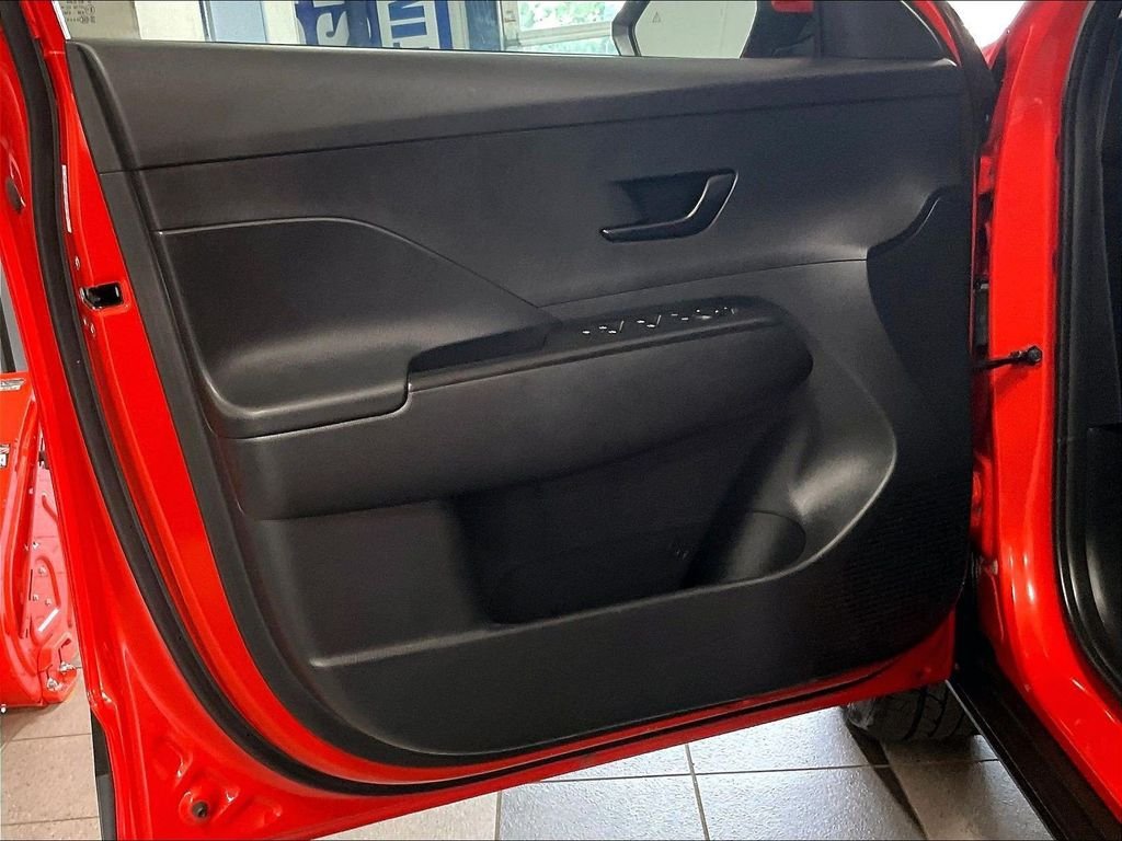 Used 2024 Hyundai Kona SEL FWD image 9