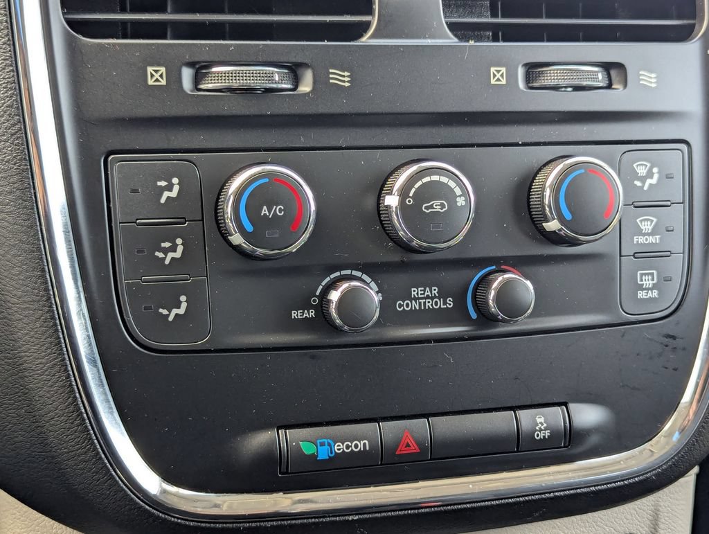 Used 2019 Dodge Grand Caravan SE w/ UConnect Hands-Free Group FWD image 17
