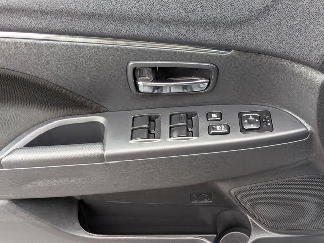 Used 2025 Mitsubishi Outlander Sport LE AWD/4WD image 17