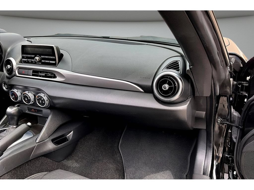 Used 2017 FIAT 124 Spider Classica RWD image 41
