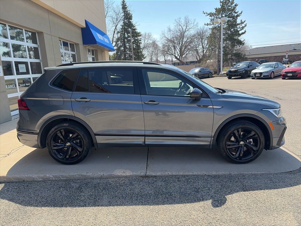 Certified 2024 Volkswagen Tiguan SE R-Line w/ MDO Package, Two-Row image 10