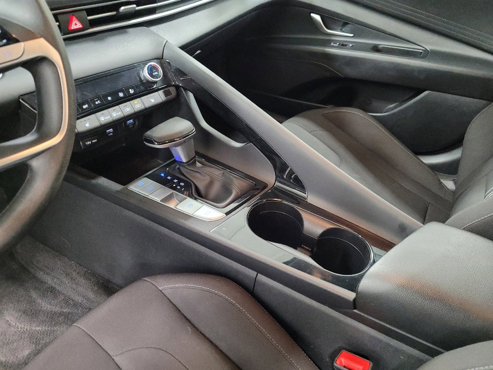 Used 2021 Hyundai Elantra Blue image 26