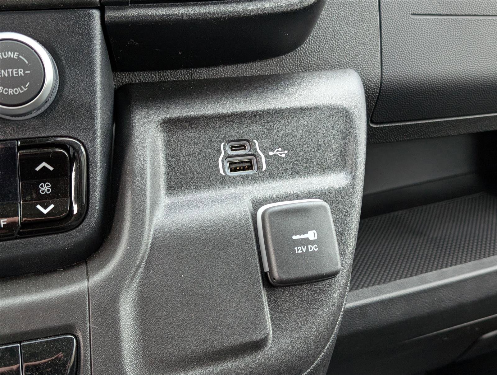 New 2026 RAM ProMaster 1500 w/ Premium Convenience Group image 18