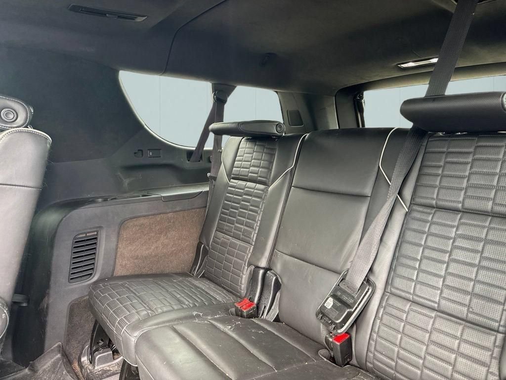 Used 2022 Cadillac Escalade ESV Sport Platinum w/ LPO, ONYX Package AWD/4WD image 16