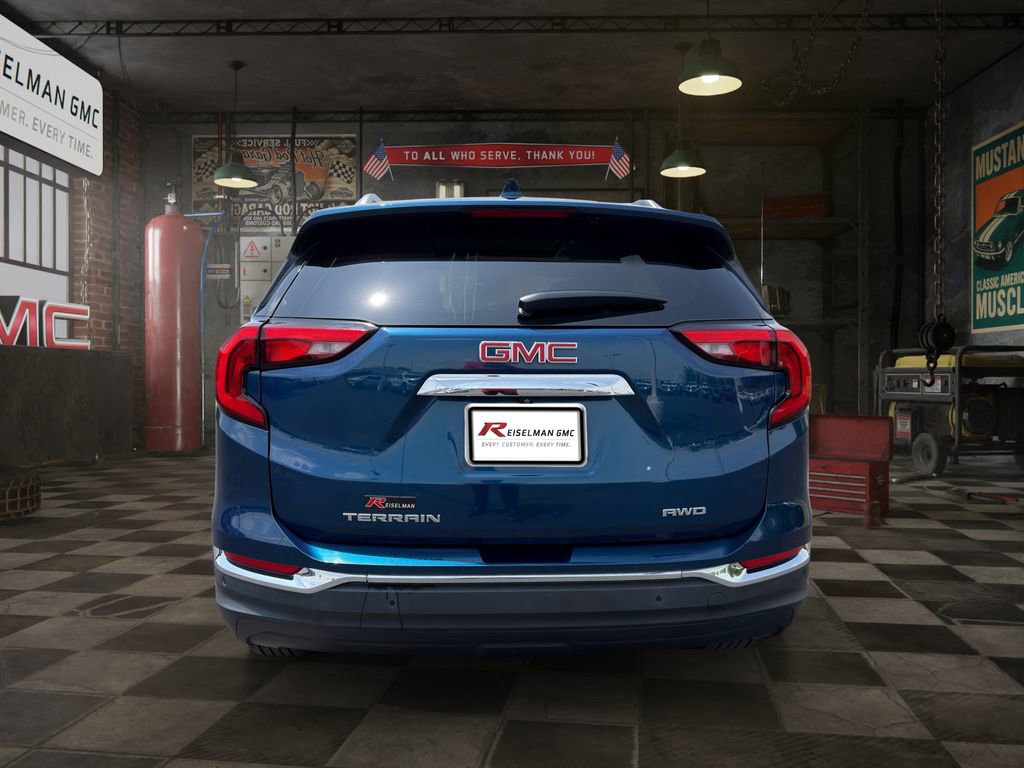 Certified 2019 GMC Terrain SLT w/ Preferred Package AWD/4WD image 4