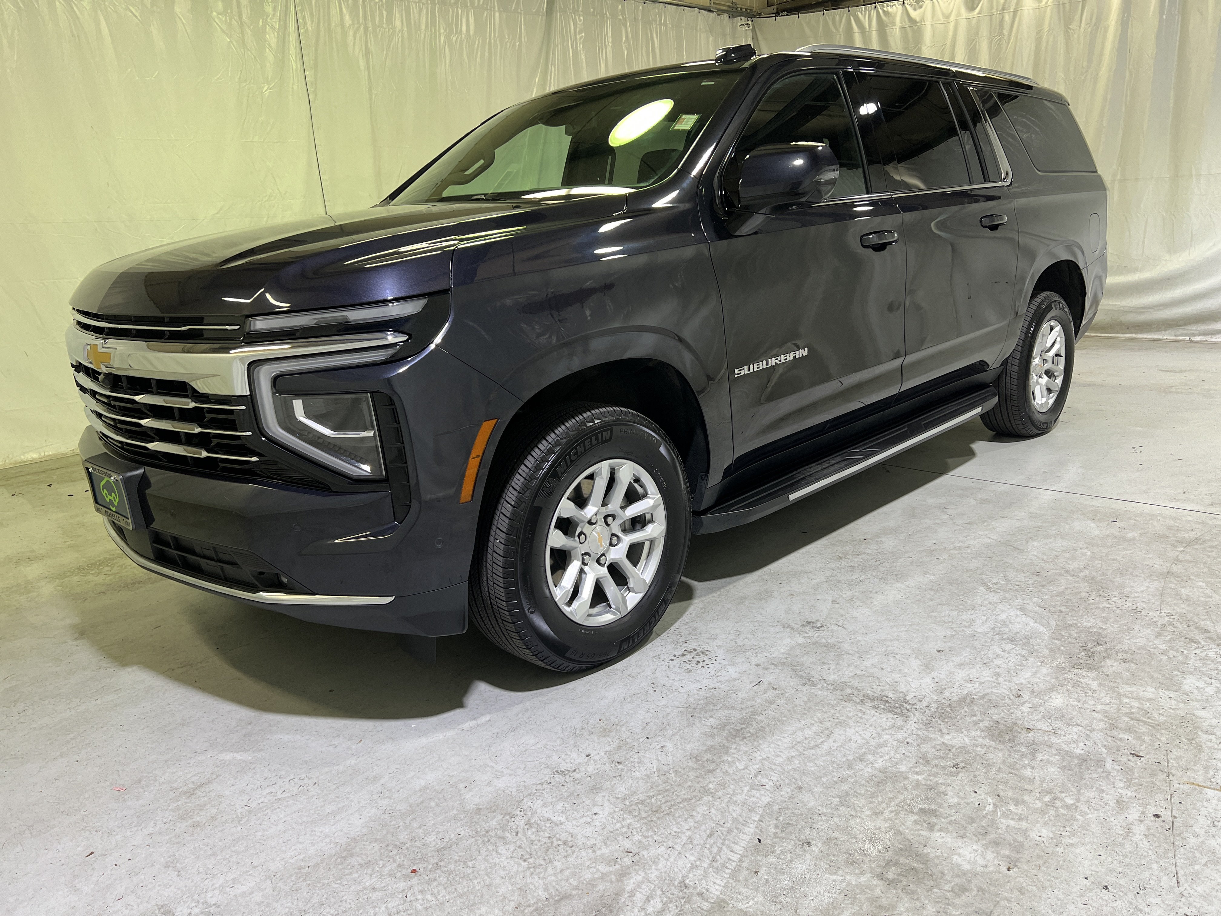 Certified 2026 Chevrolet Suburban LT w/ Comfort Package AWD/4WD image 6