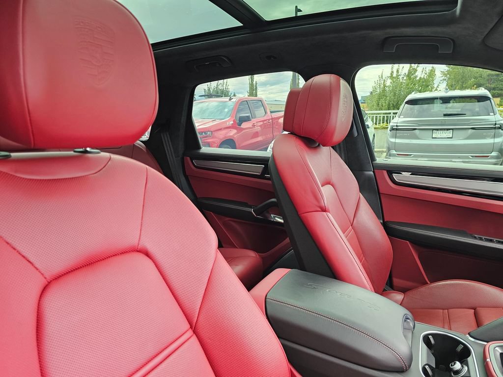 Used 2021 Porsche Cayenne Turbo S AWD/4WD image 11