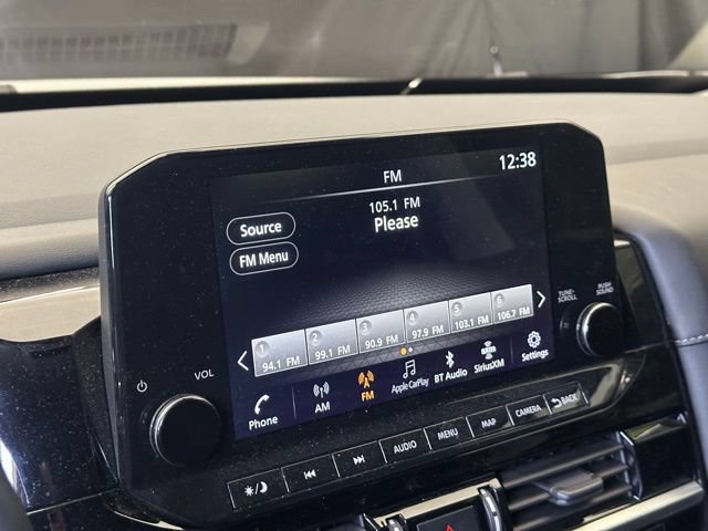Used 2023 Nissan Pathfinder SL AWD/4WD image 27