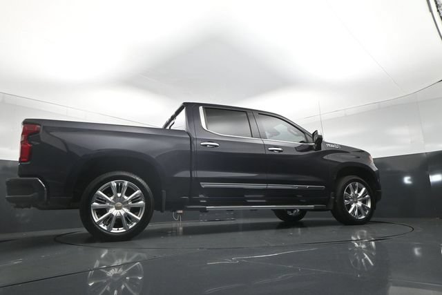 Used 2022 Chevrolet Silverado 1500 High Country w/ Technology Package AWD/4WD image 36