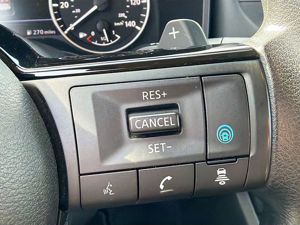 Used 2023 Nissan Rogue SV image 38