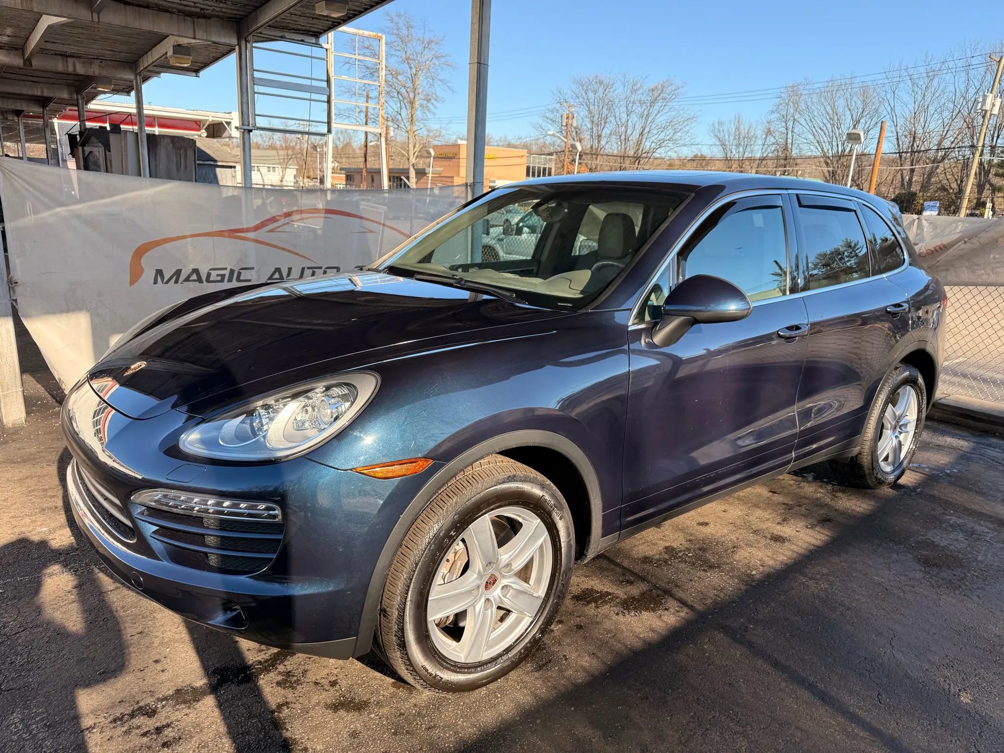 Used 2014 Porsche Cayenne Platinum Edition AWD/4WD image 8