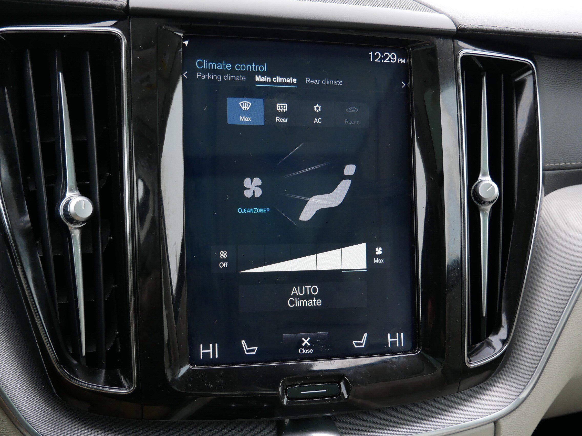 Used 2018 Volvo XC60 T5 Inscription image 23