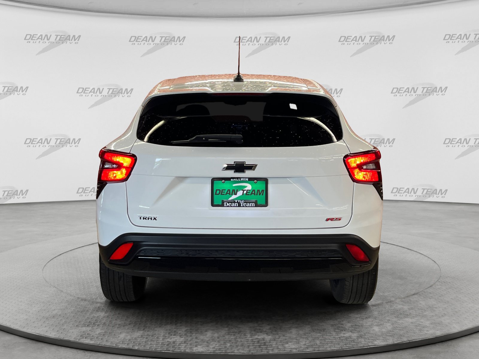 Used 2025 Chevrolet Trax RS FWD image 6