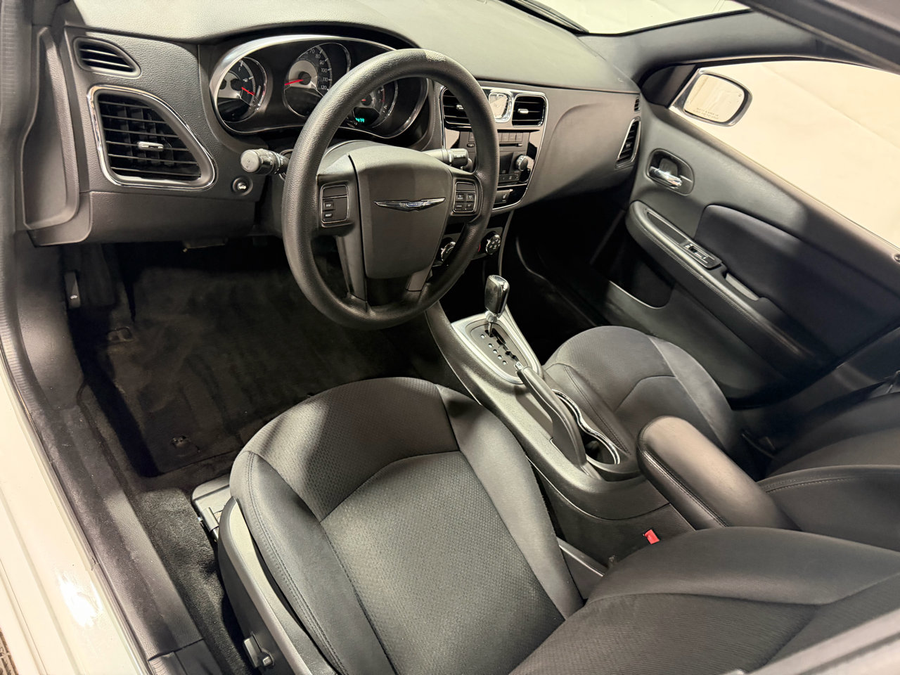Used 2013 Chrysler 200 LX image 24