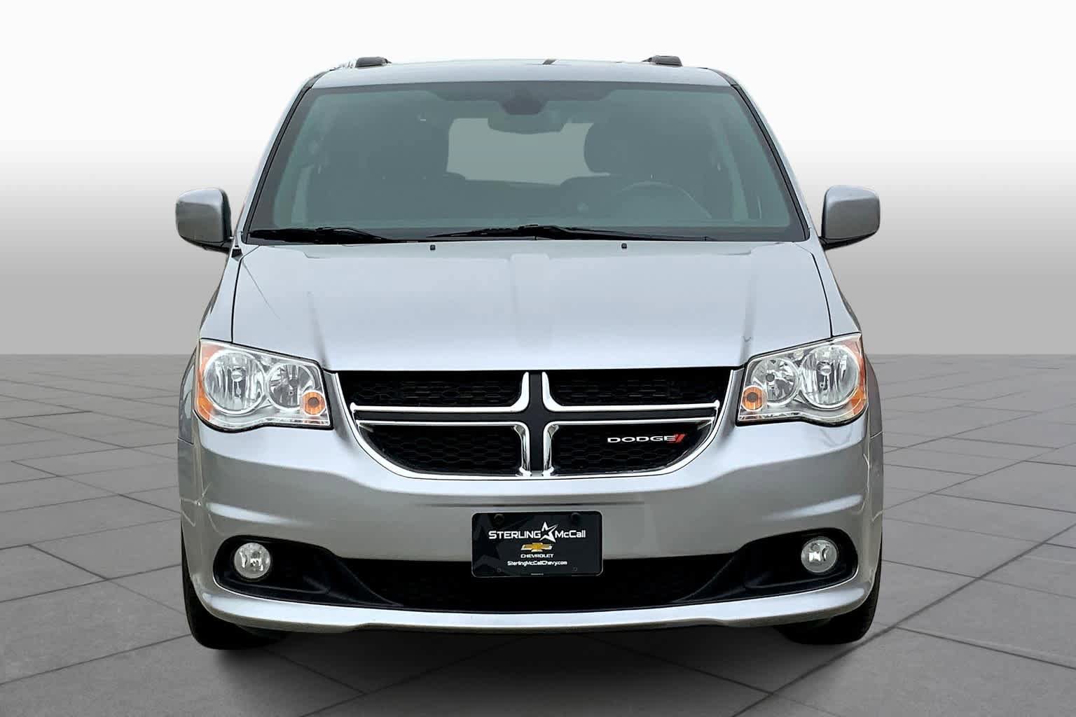 Used 2020 Dodge Grand Caravan SXT image 4