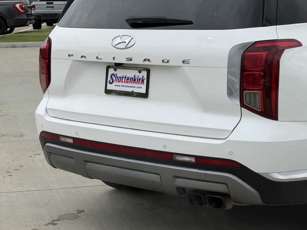Used 2023 Hyundai Palisade Limited FWD image 6