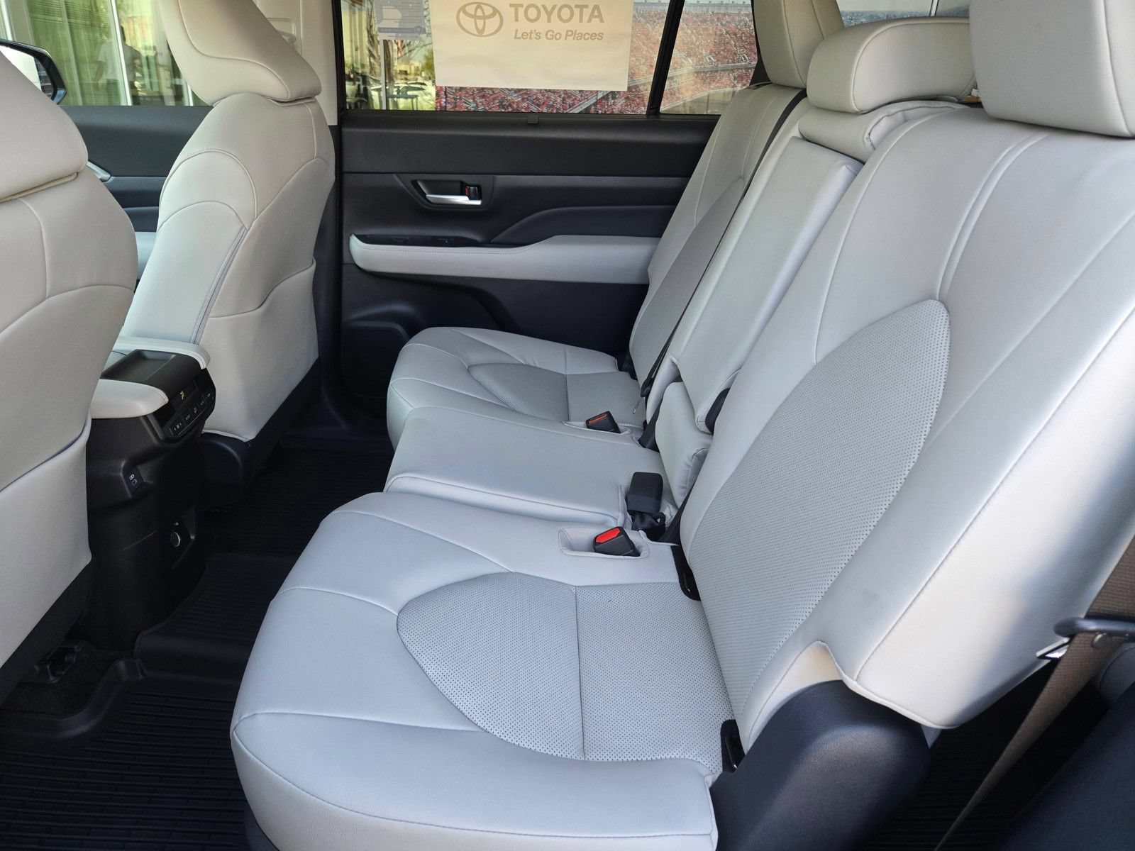 New 2026 Toyota Grand Highlander AWD Hybrid image 8