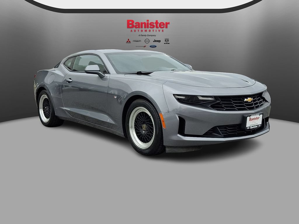 Used 2019 Chevrolet Camaro LT w/ Technology Package RWD image 3