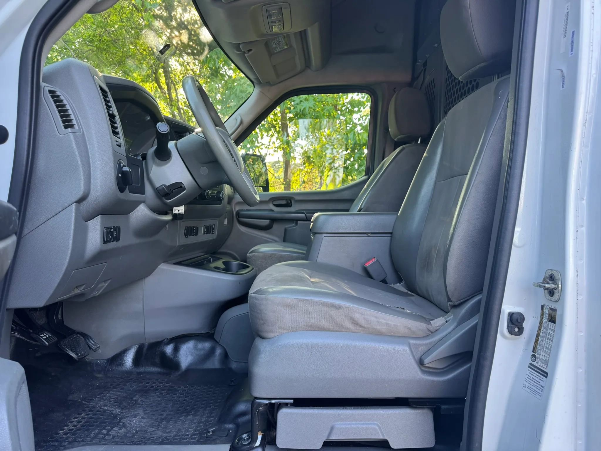 Used 2020 Nissan NV 2500 SV RWD image 9