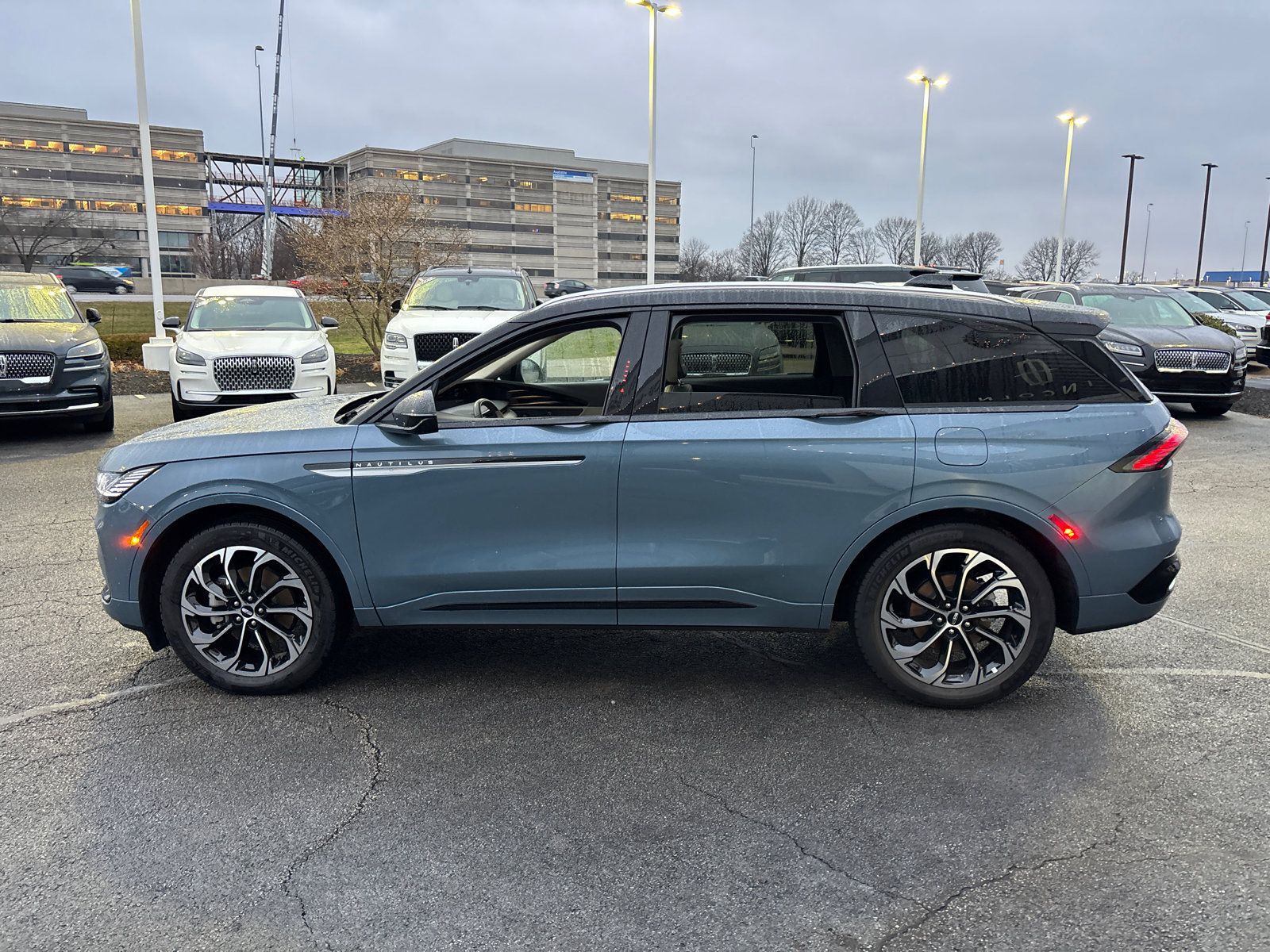 New 2025 Lincoln Nautilus Reserve image 4