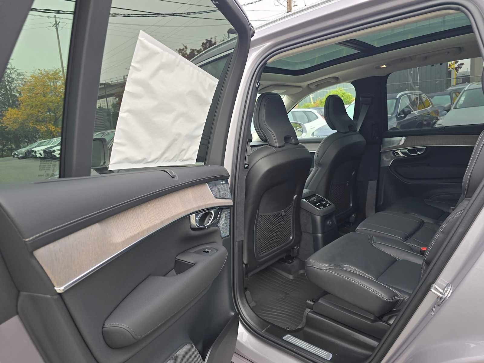 New 2027 Volvo XC90 T8 Ultra AWD/4WD image 16