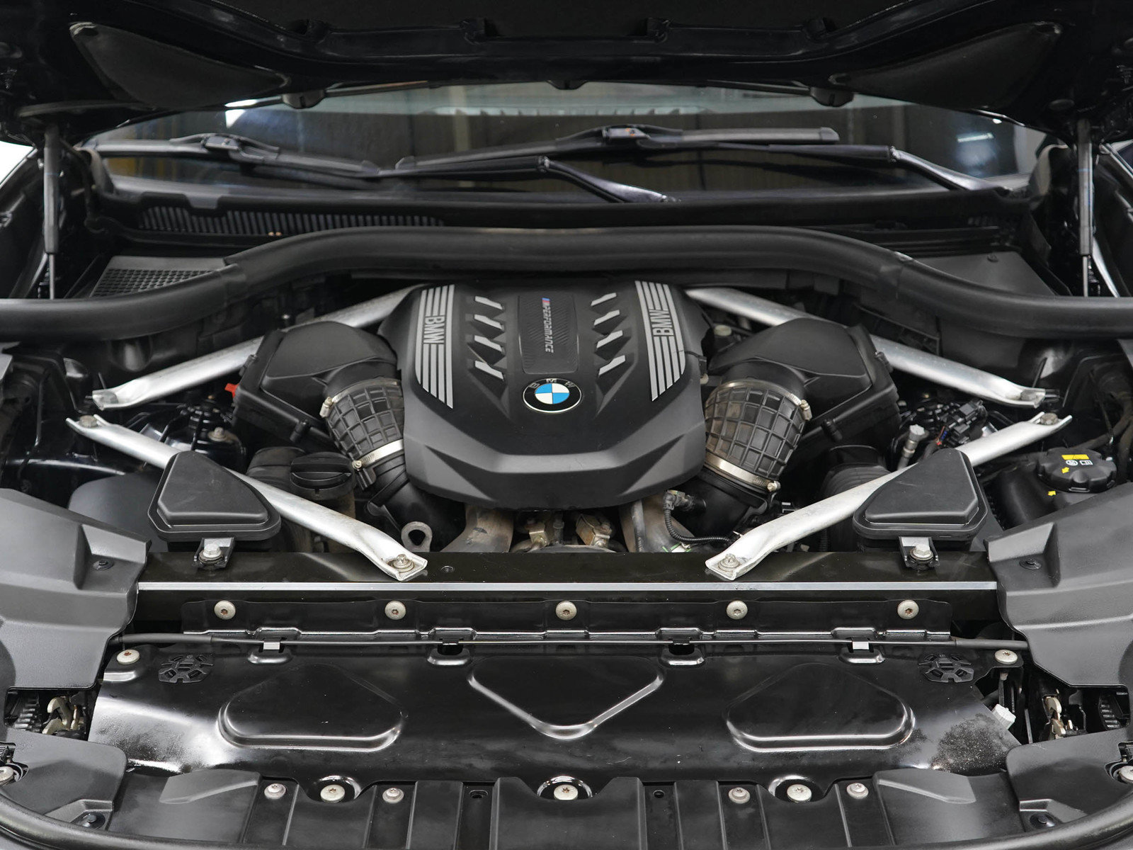 Used 2021 BMW X5 M50i AWD/4WD image 32