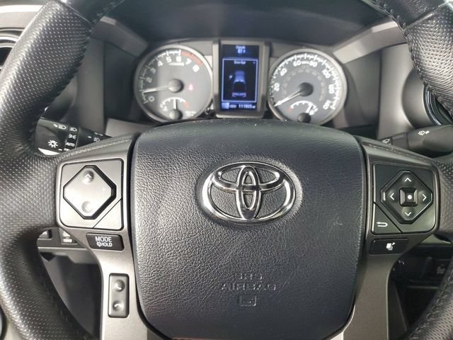 Used 2016 Toyota Tacoma TRD Sport AWD/4WD image 25