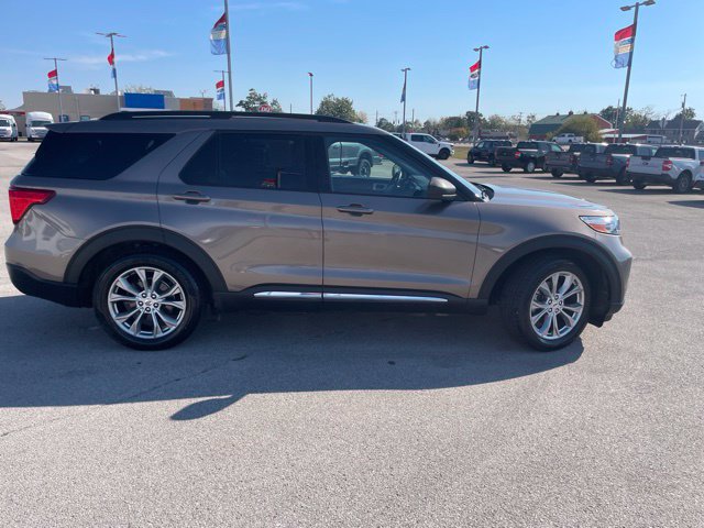 Used 2021 Ford Explorer XLT w/ Equipment Group 202A RWD image 11