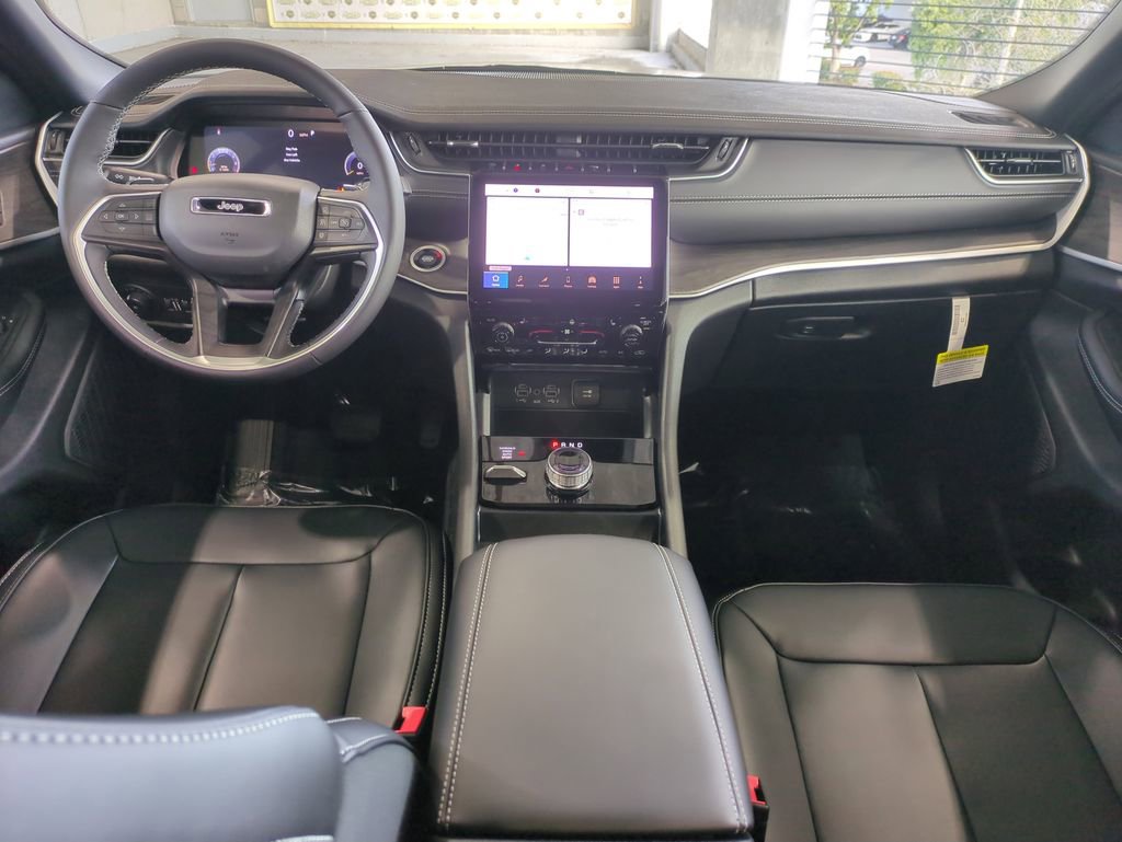 New 2025 Jeep Grand Cherokee Limited image 16