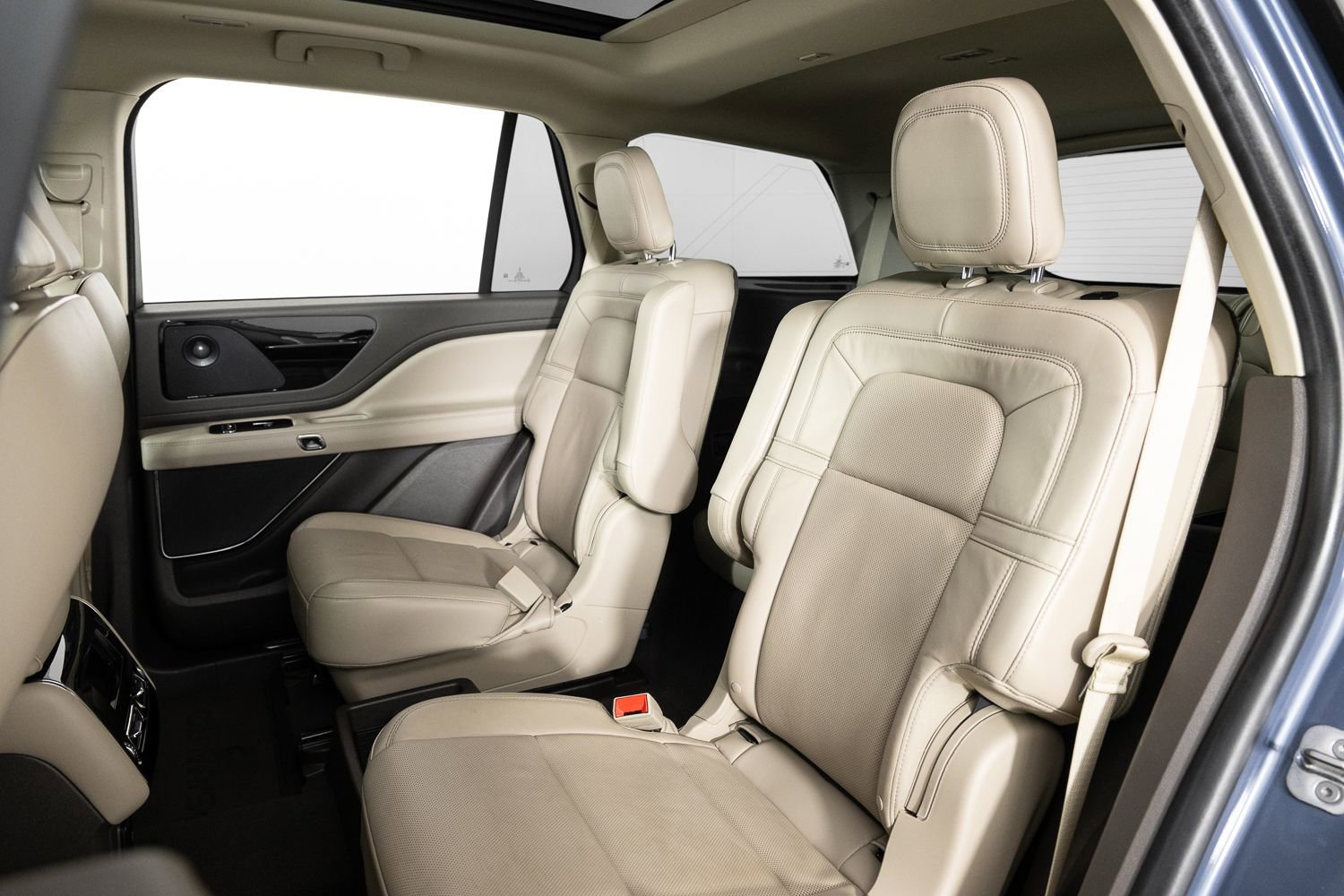 Used 2021 Lincoln Aviator Reserve w/ Class IV Trailer Tow Package image 17