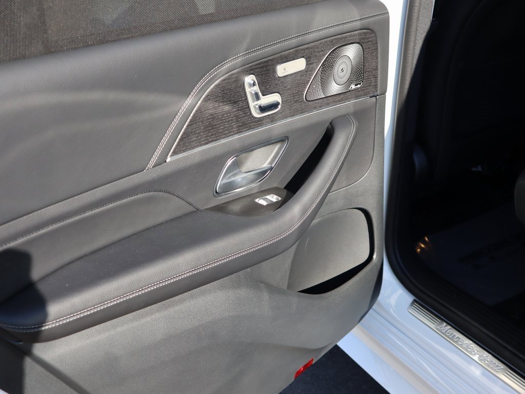 New 2026 Mercedes-Benz GLS 450 4MATIC image 25