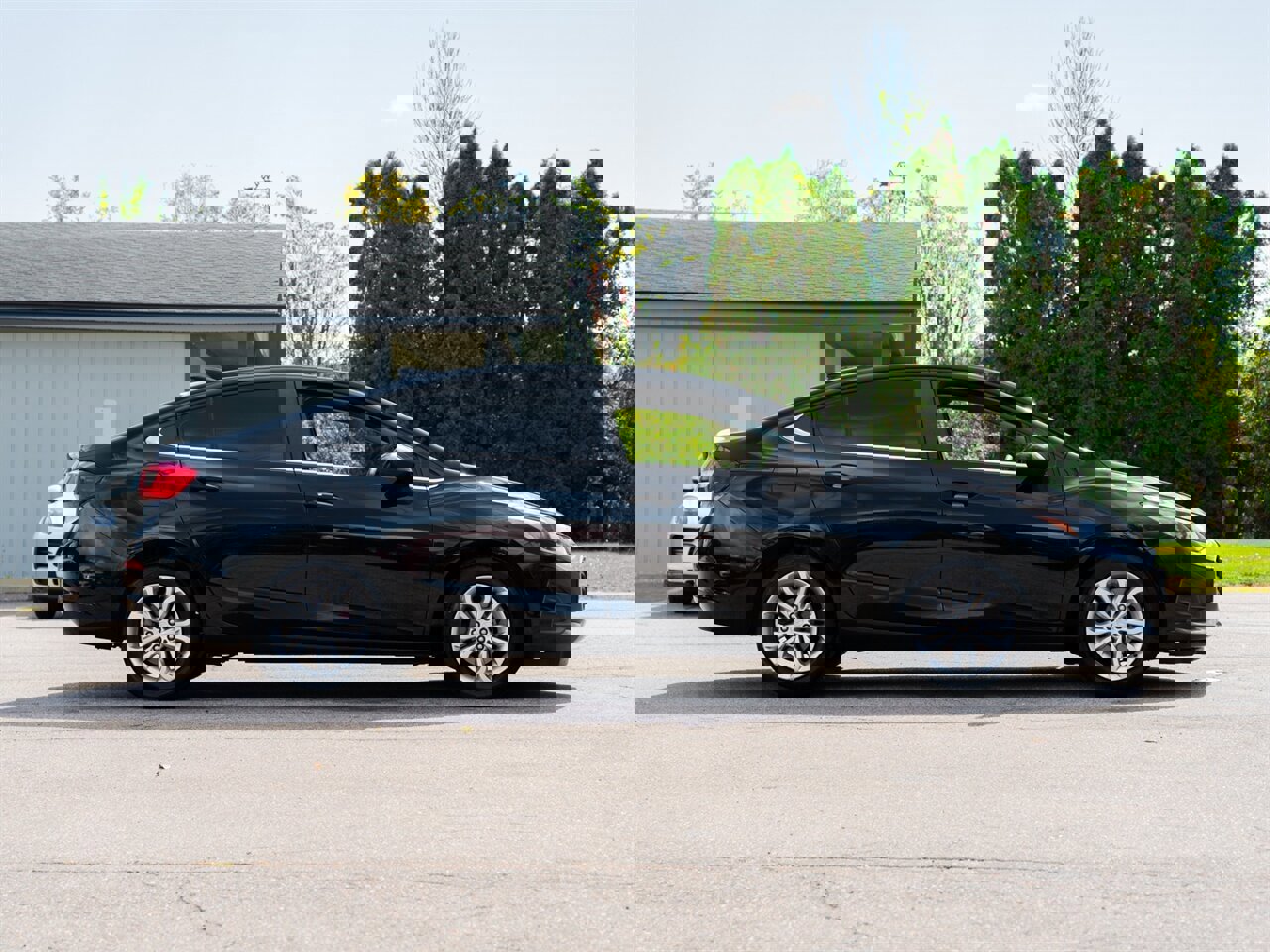 Used 2019 Chevrolet Cruze LT image 4