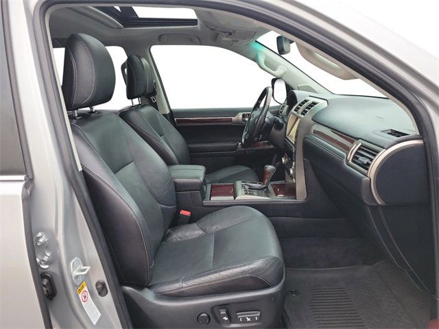 Used 2017 Lexus GX 460 image 15