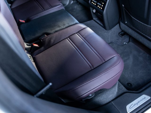 Used 2025 Porsche Cayenne S image 49